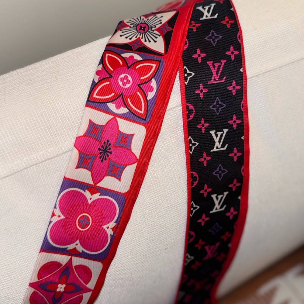 Louis Vuitton-Kamonogram Bandeau Red and Pink Floral Silk Scarf - Picture 4 of 4